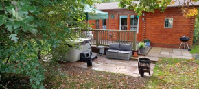 The Cabin with Hot Tub